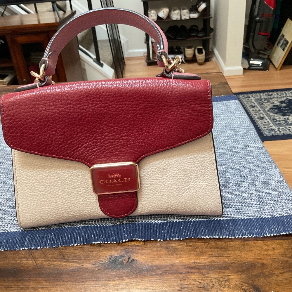 Adorable vintage coach bag